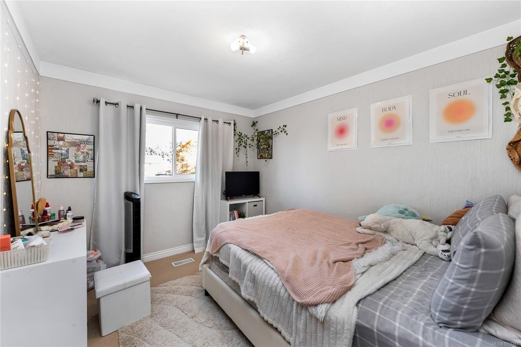 listing image 16047270080766499086