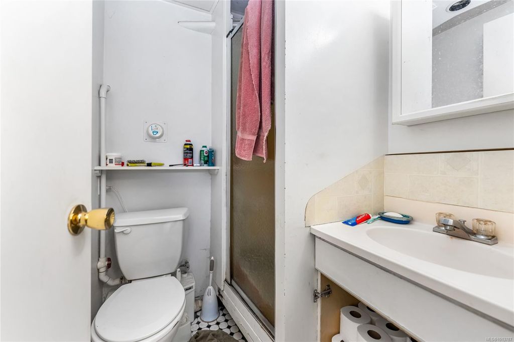 listing image 16043515149404884204