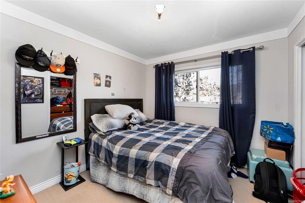 listing image 16045737753235291372