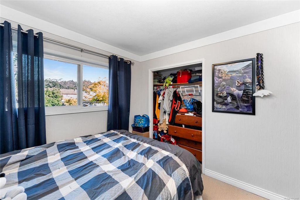 listing image 16043056031684527022