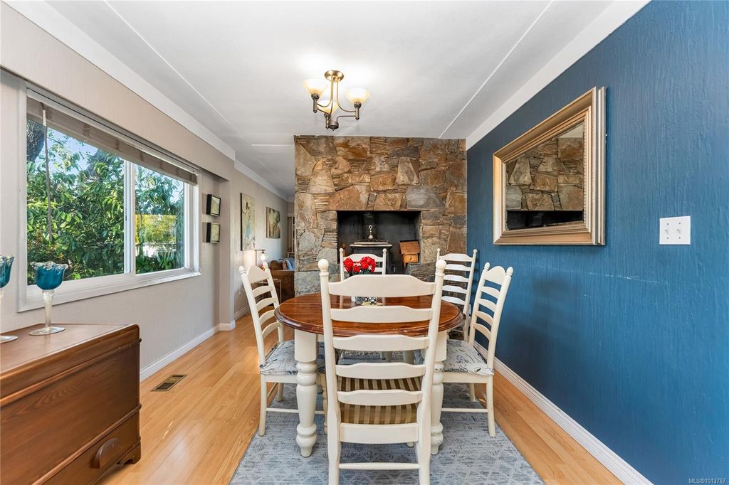 listing image 16048184762303294670