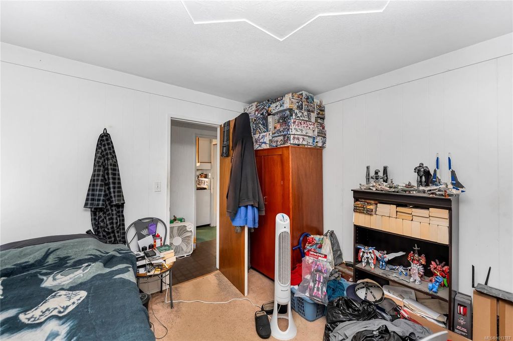 listing image 16048349263944988972