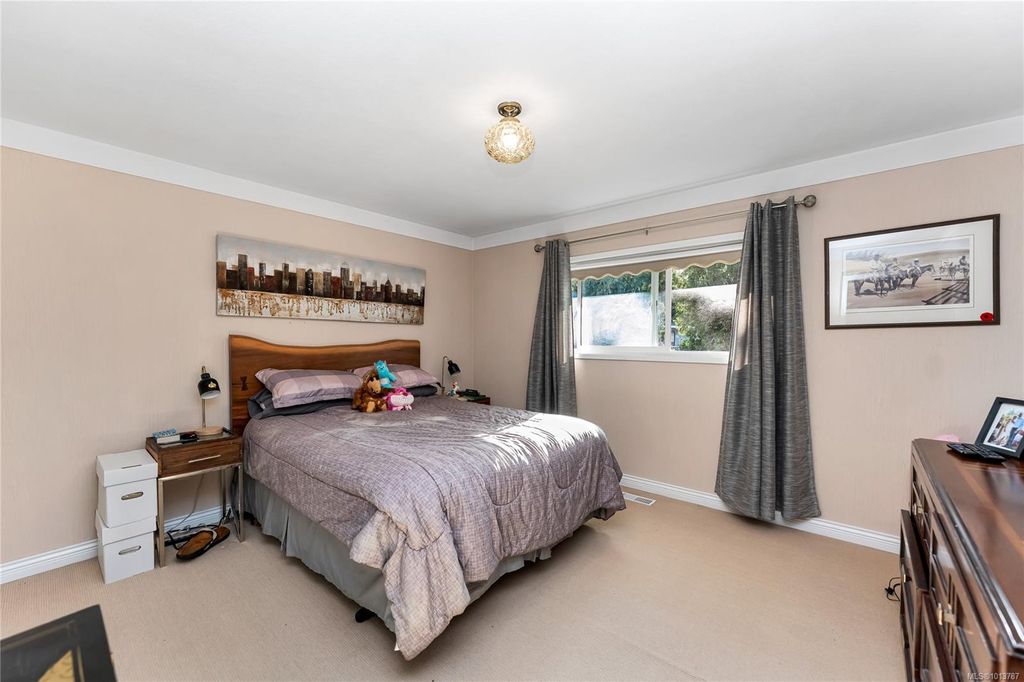 listing image 16044917478486040053