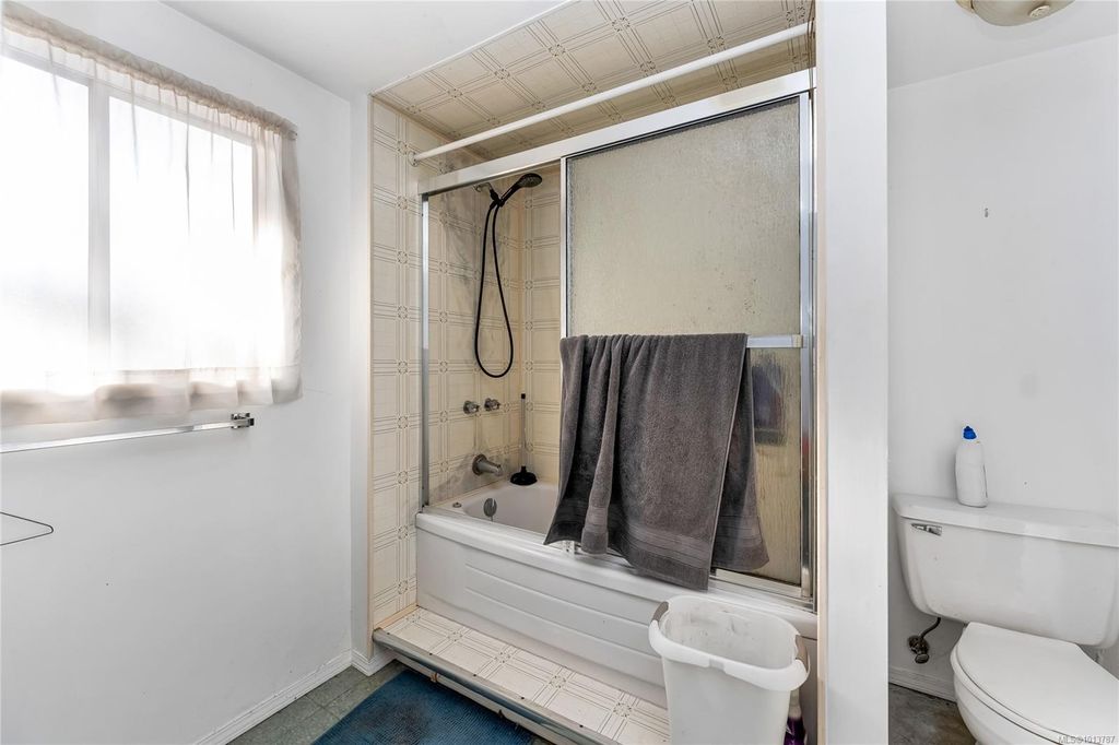 listing image 16042182545392387459