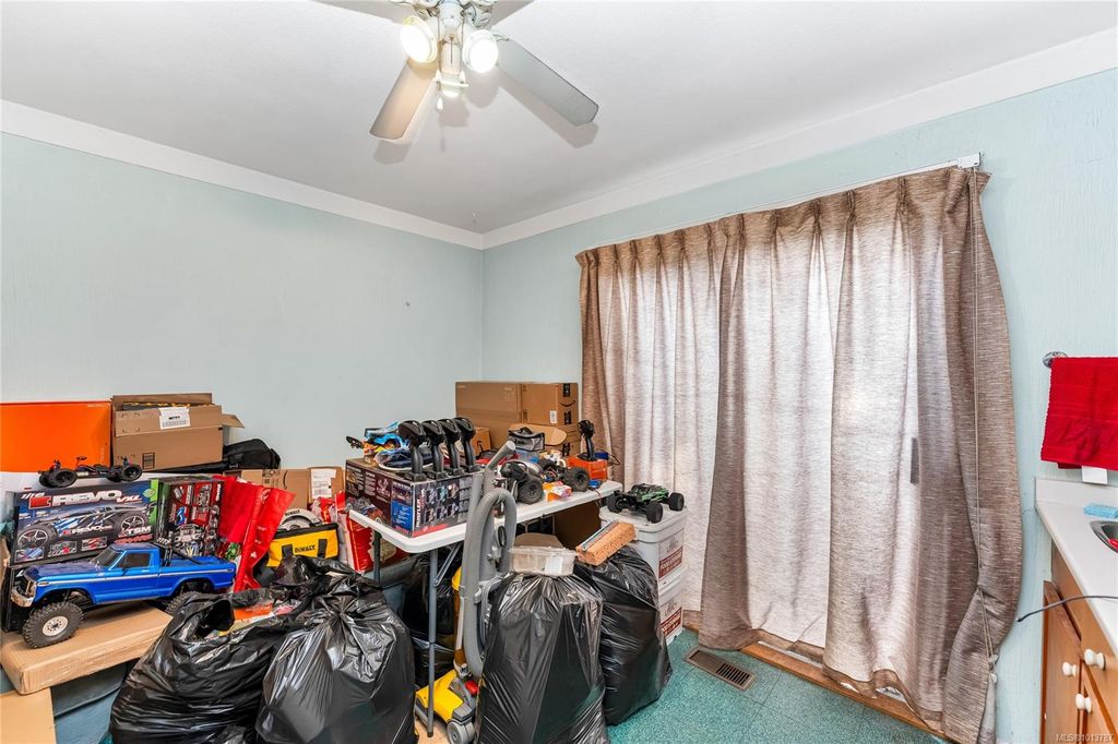 listing image 16042490549175402280