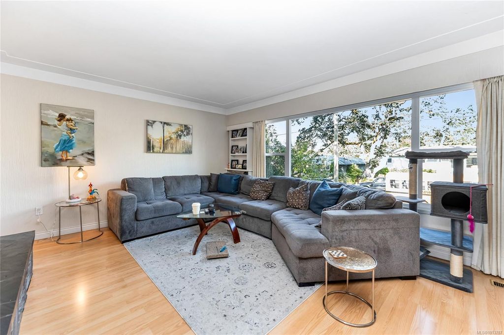 listing image 16045489362517732490