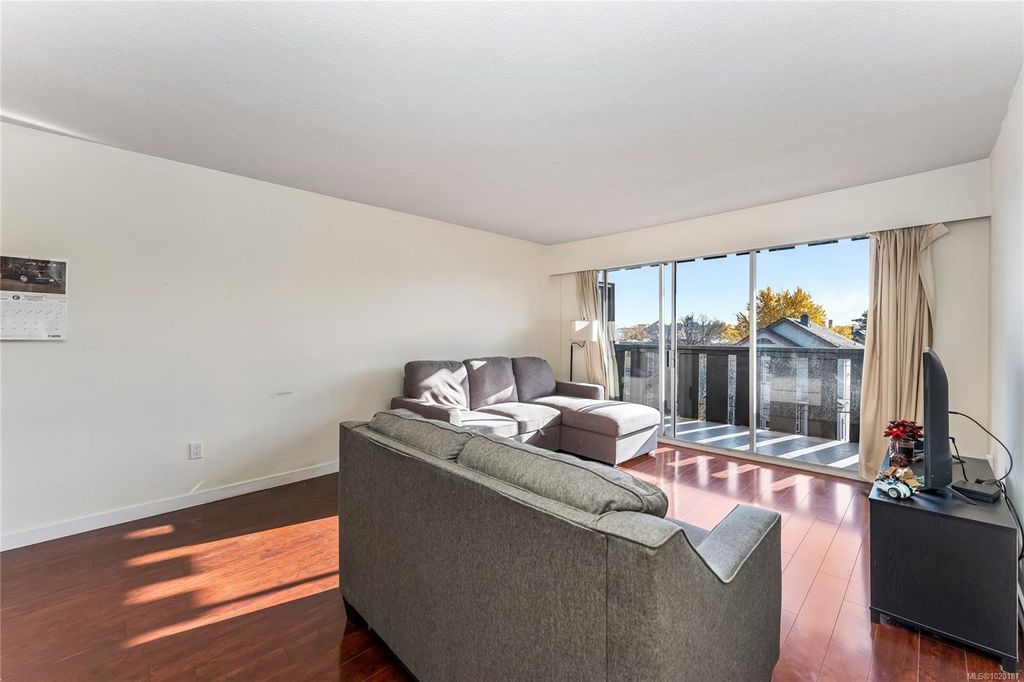 listing image 16048890128785472879