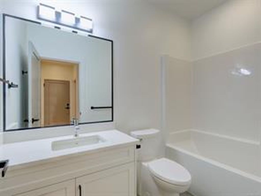 listing image 16044399434216927905