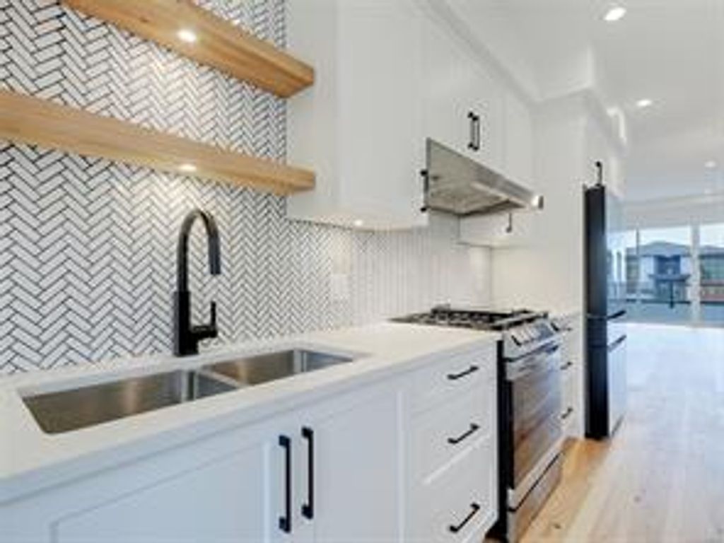 listing image 16042815552227198623