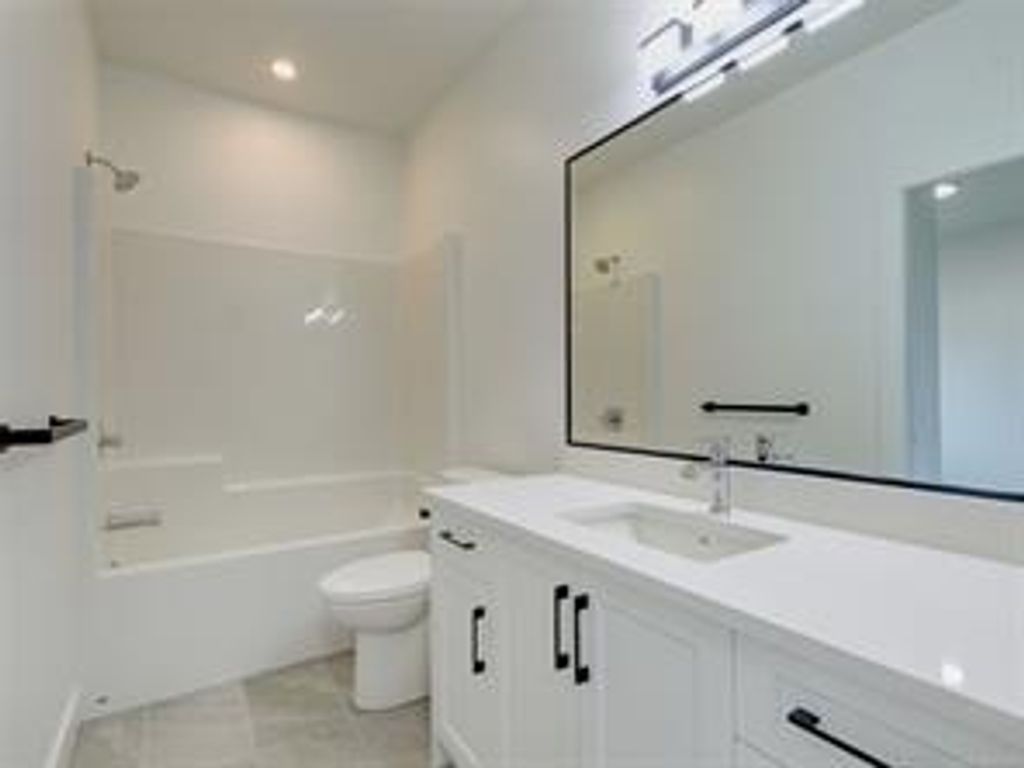 listing image 16048065493681196736