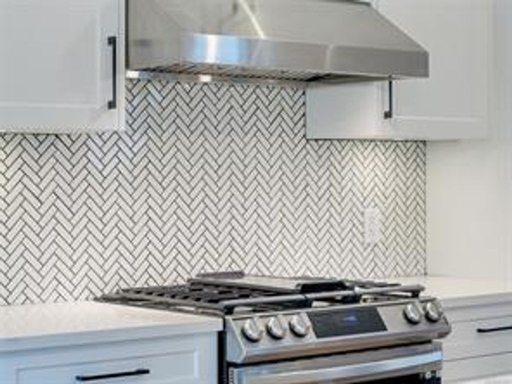 listing image 16041572647262642606