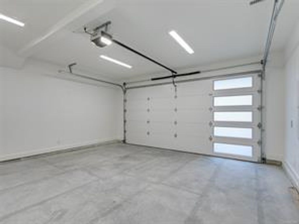 listing image 16044364846026077939