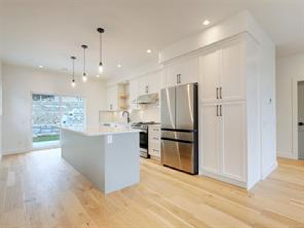 listing image 16041188407640927596