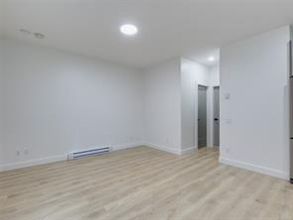 listing image 16045970288931242425