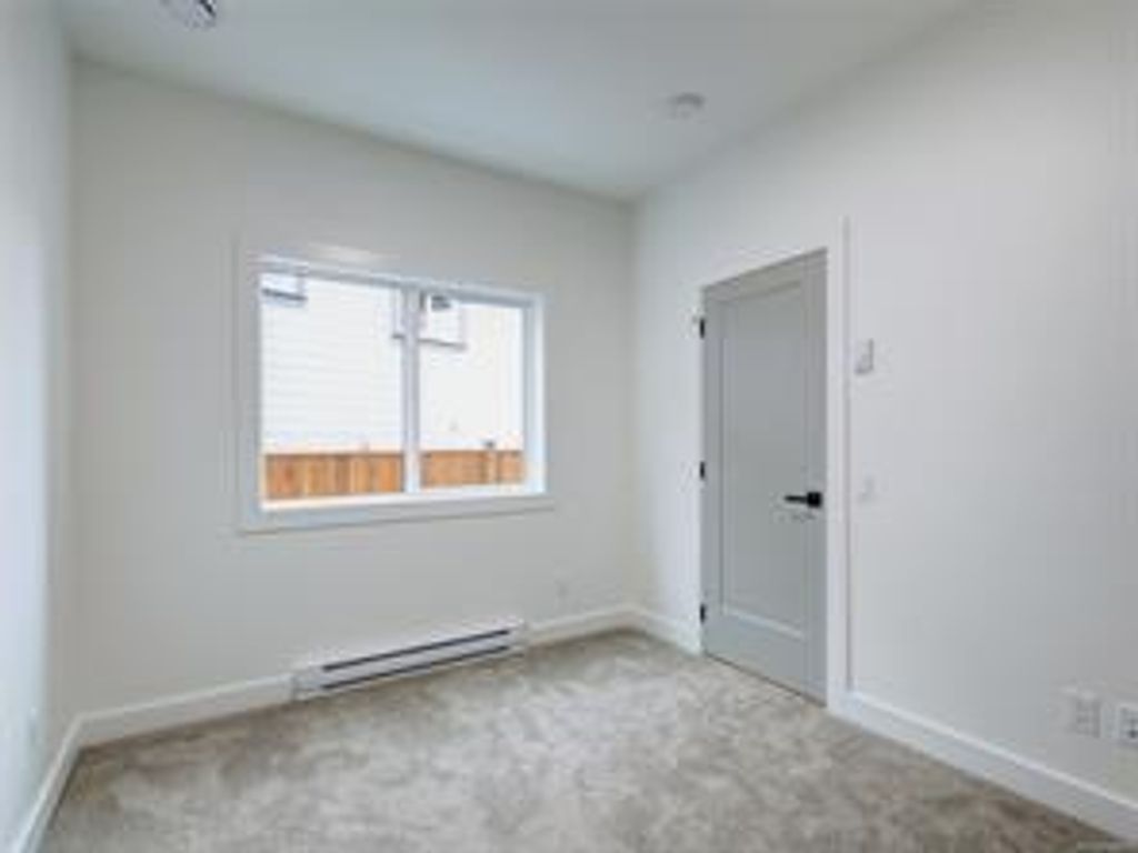 listing image 16040677366847467725