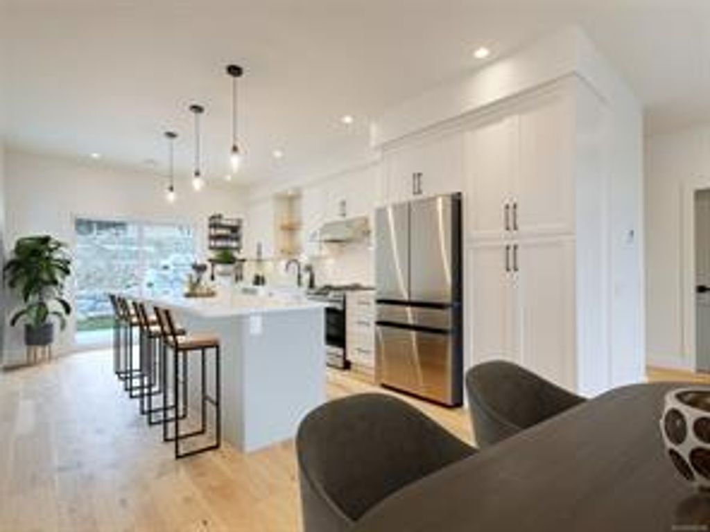 listing image 16045208049947629604