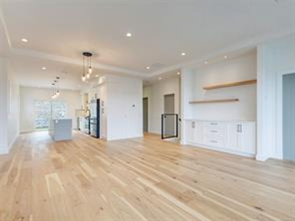 listing image 16041658038979393627