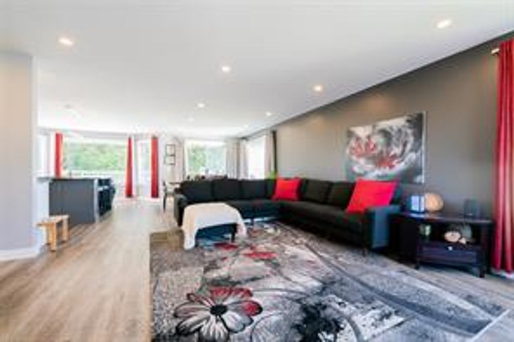 listing image 16049978955499929491
