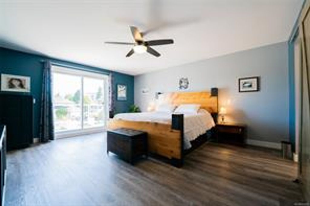 listing image 16048185280403968541