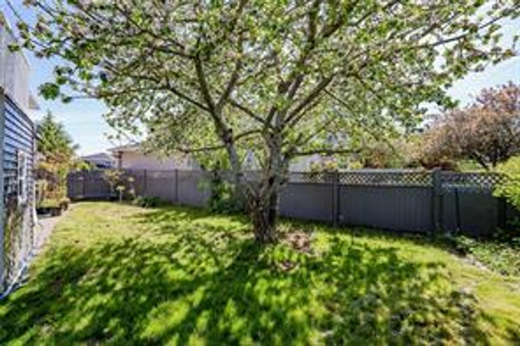 listing image 16045516918959625422