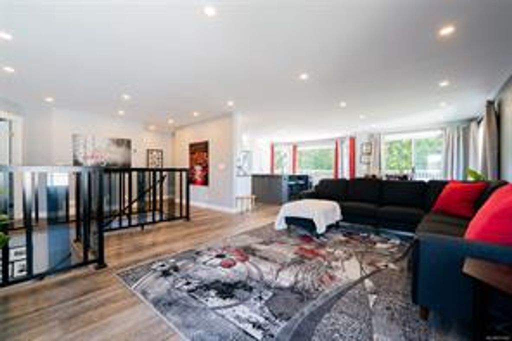 listing image 16045000219622526974