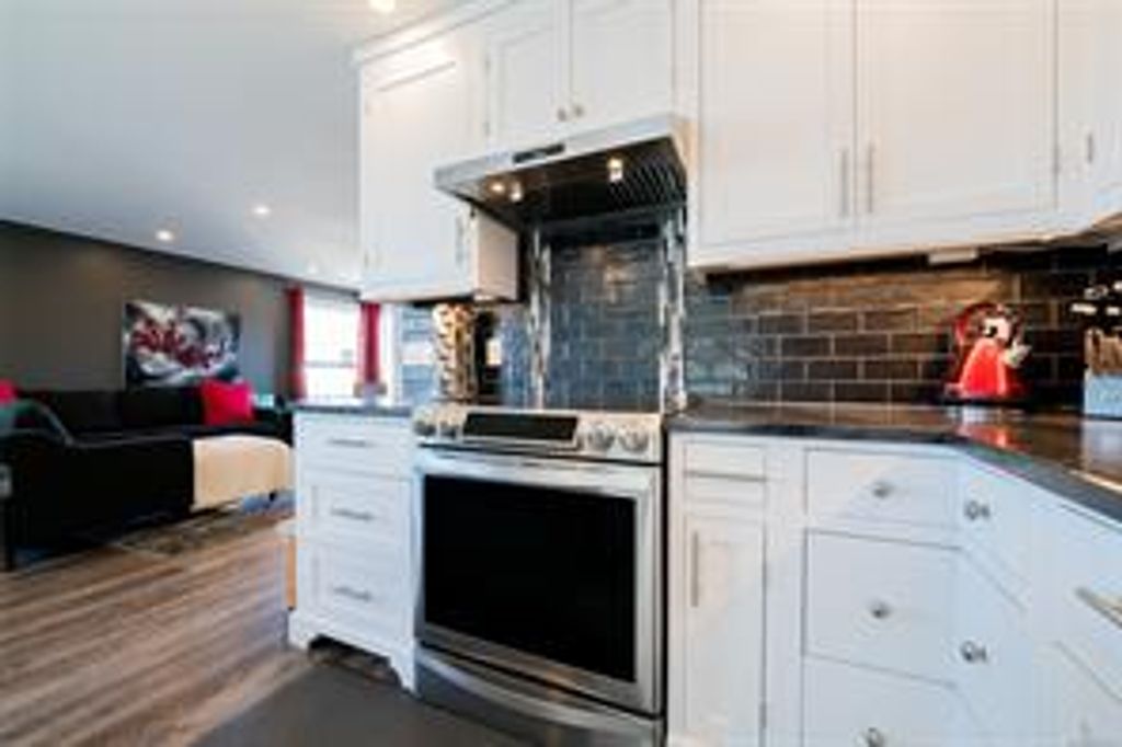 listing image 16046413735616091916