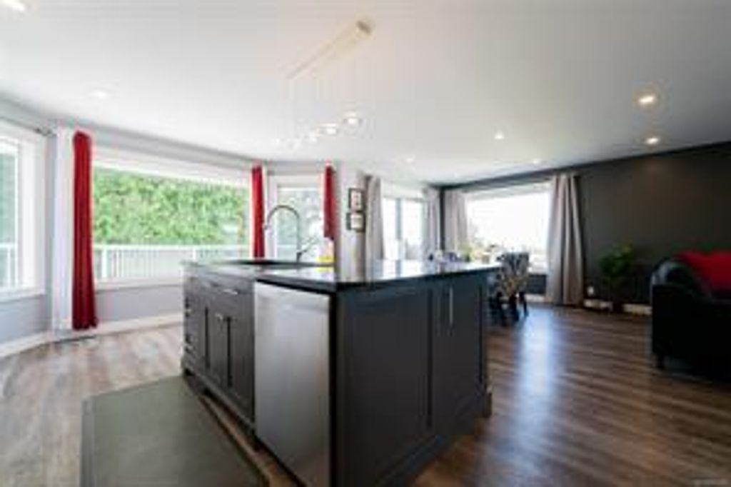 listing image 16043884893467348939