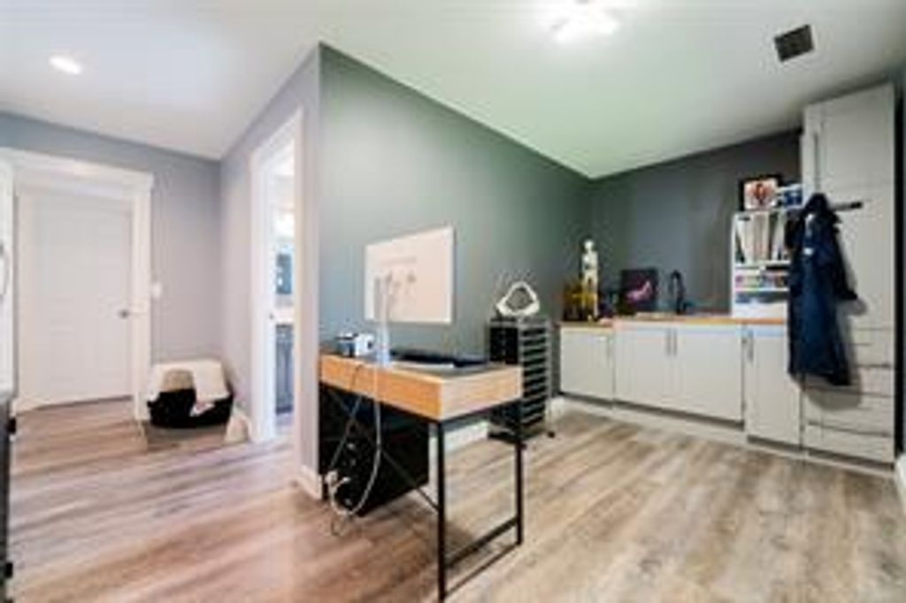 listing image 16045697332200255524