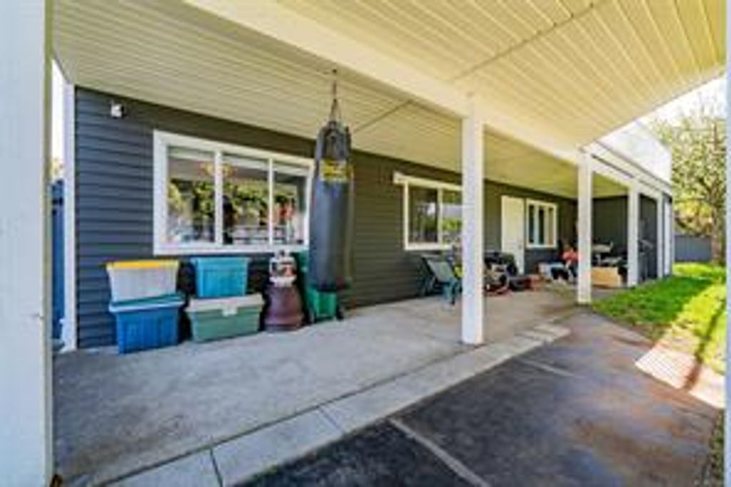 listing image 16046134089997839819