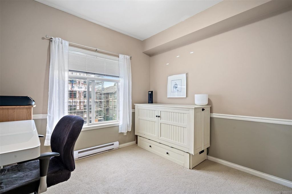 listing image 160415379032