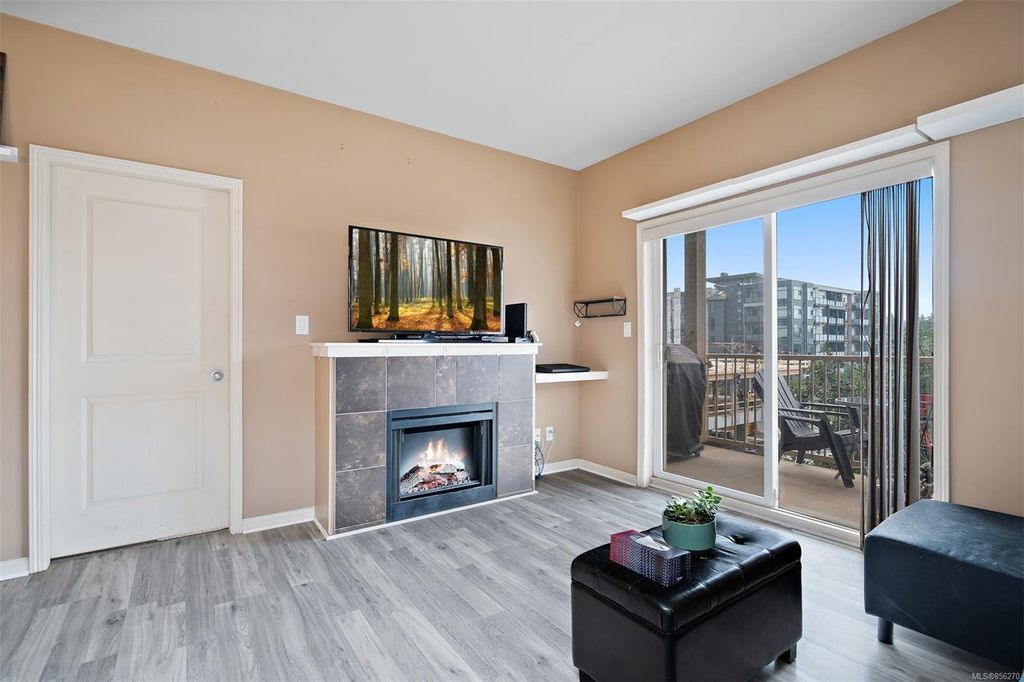 listing image 1604802440529
