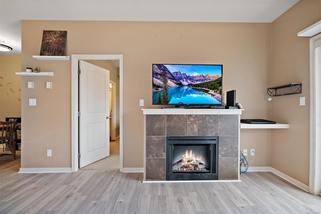 listing image 16043833741044