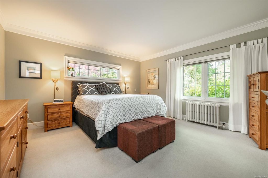 listing image 16049994781219941112