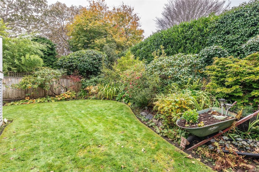 listing image 16048936090279869235