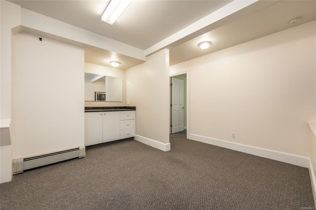 listing image 16046406590564199367