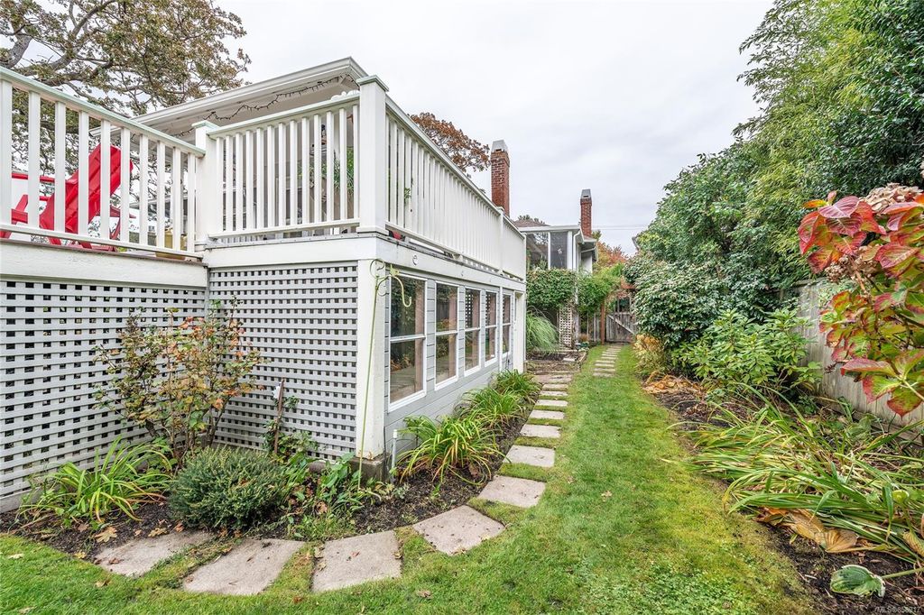 listing image 16044738796638849181