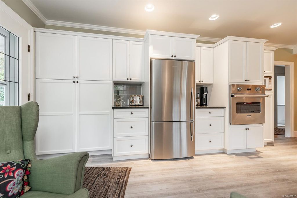 listing image 16042848101287526091