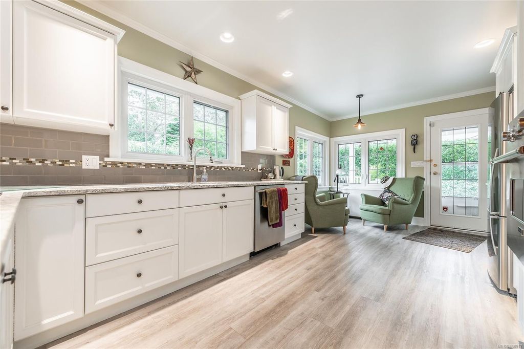 listing image 16048788235055291780