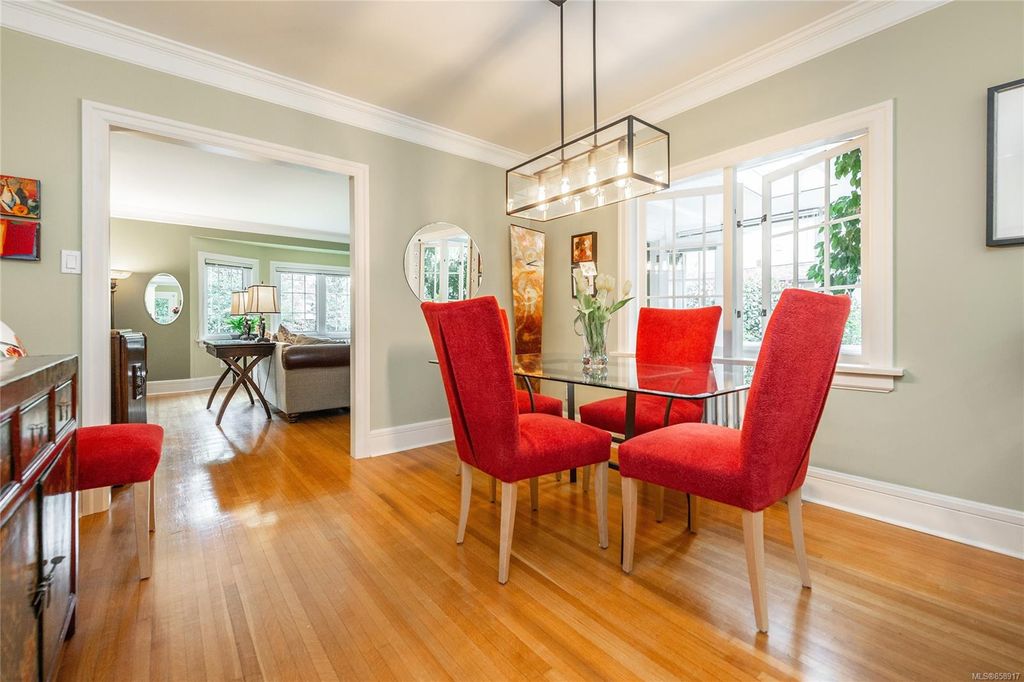 listing image 16041350378125706042