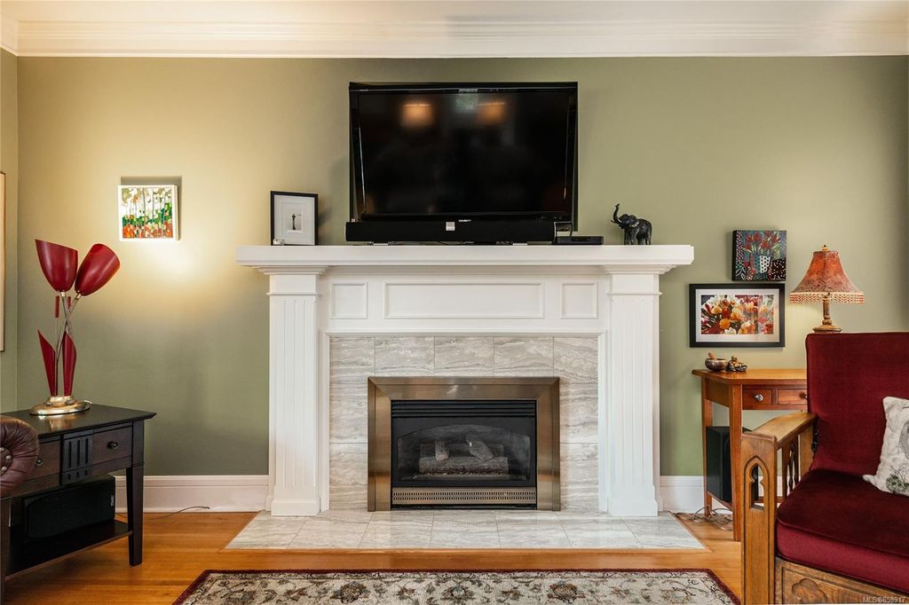 listing image 16047021487053258490