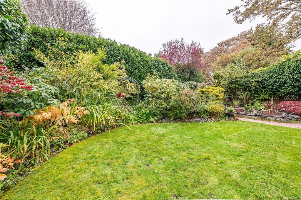 listing image 16044027907828479477