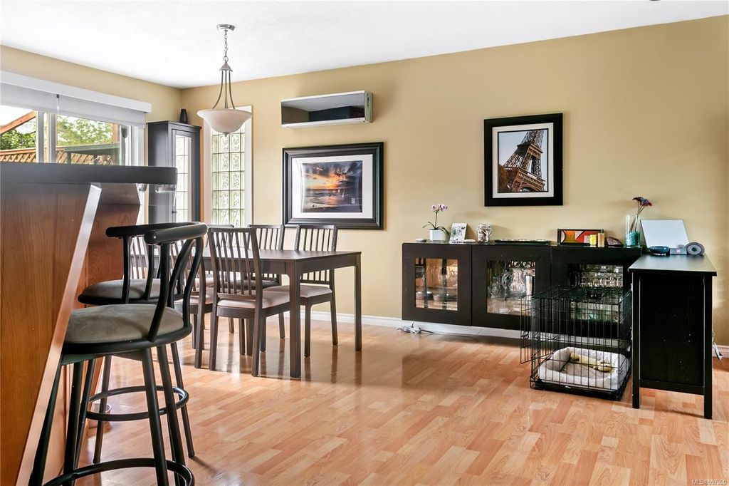 listing image 16049513074762707964