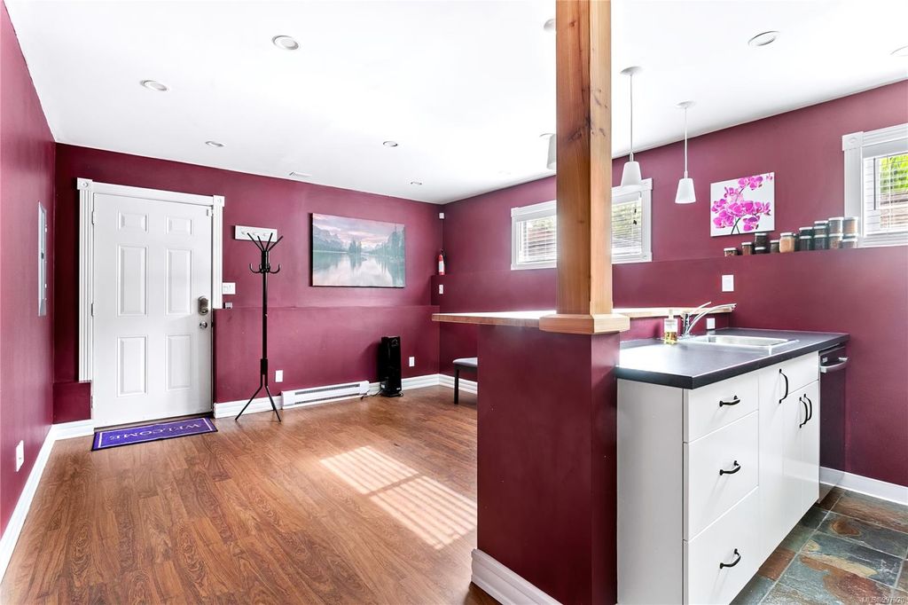 listing image 16043547176868686399
