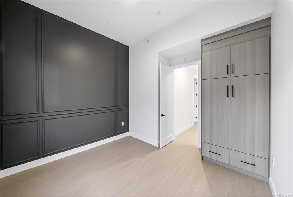 listing image 16045140063222876158