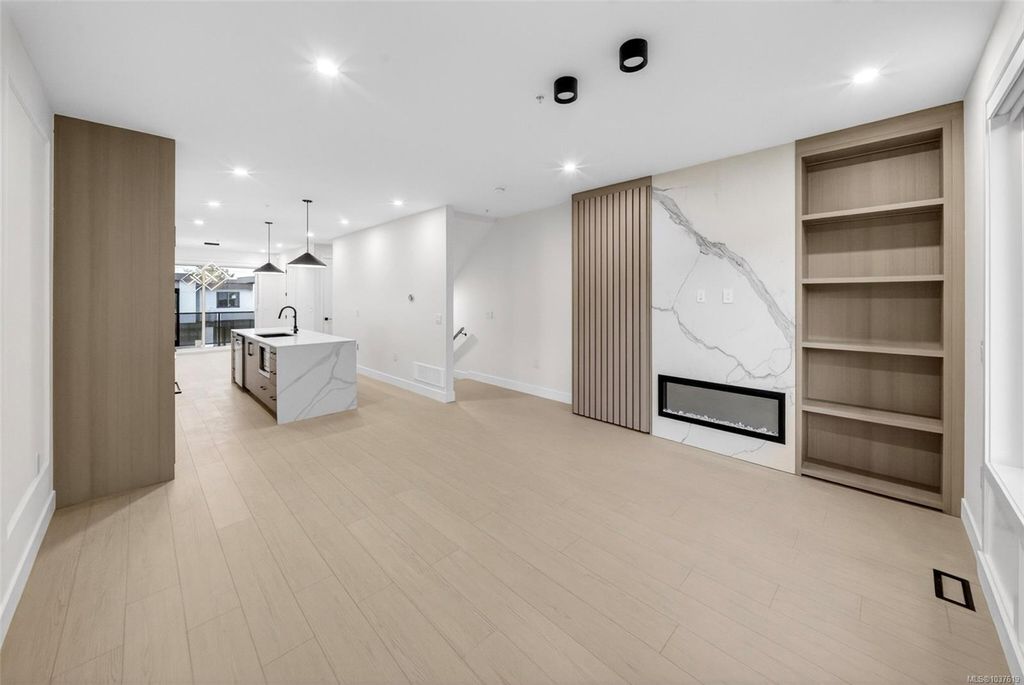 listing image 16042383082193438060