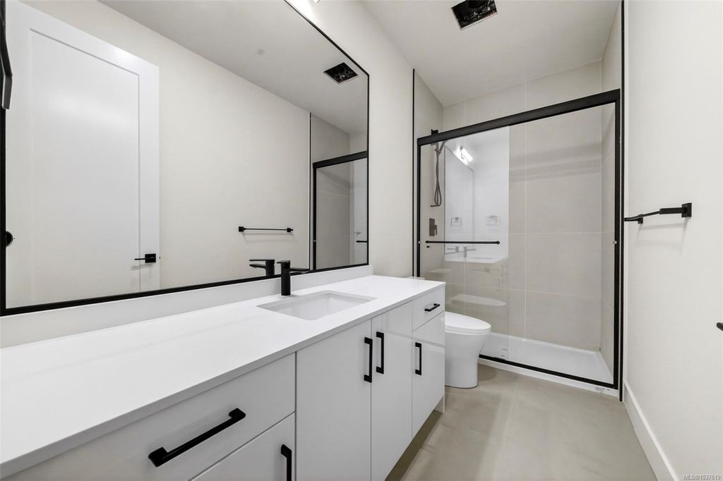 listing image 16046027837465455838