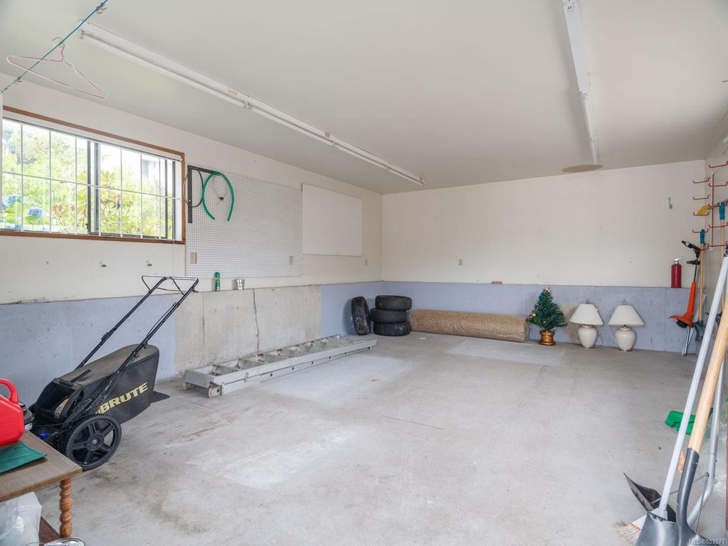listing image 16048101391818790131