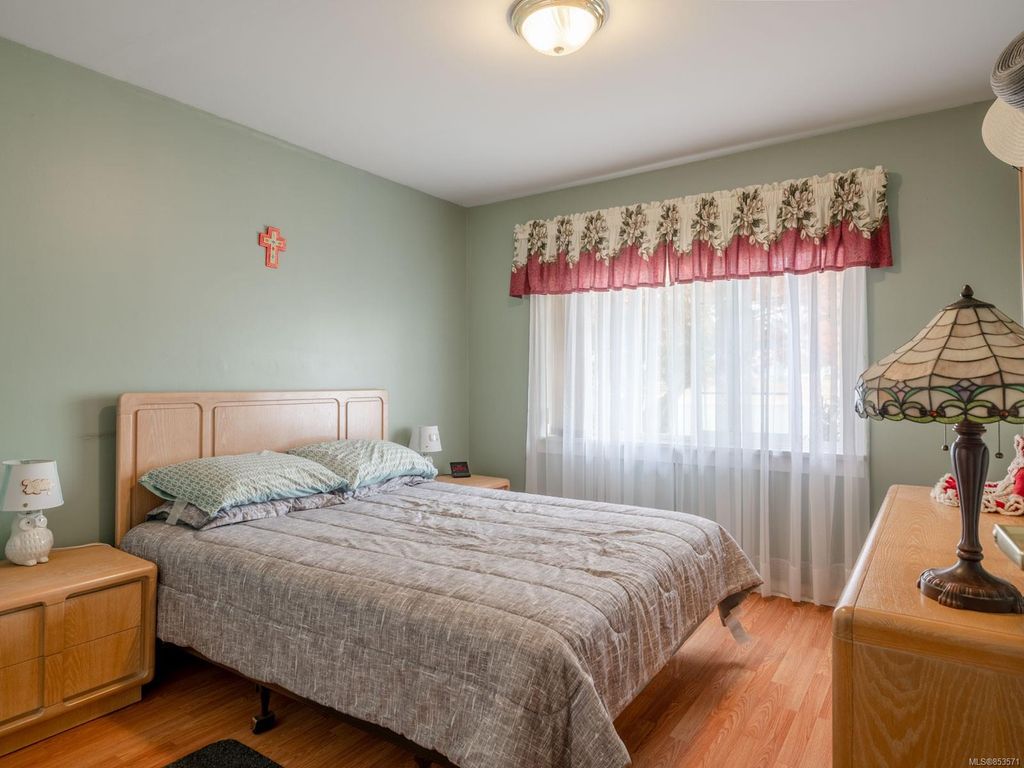 listing image 16042011005895425853