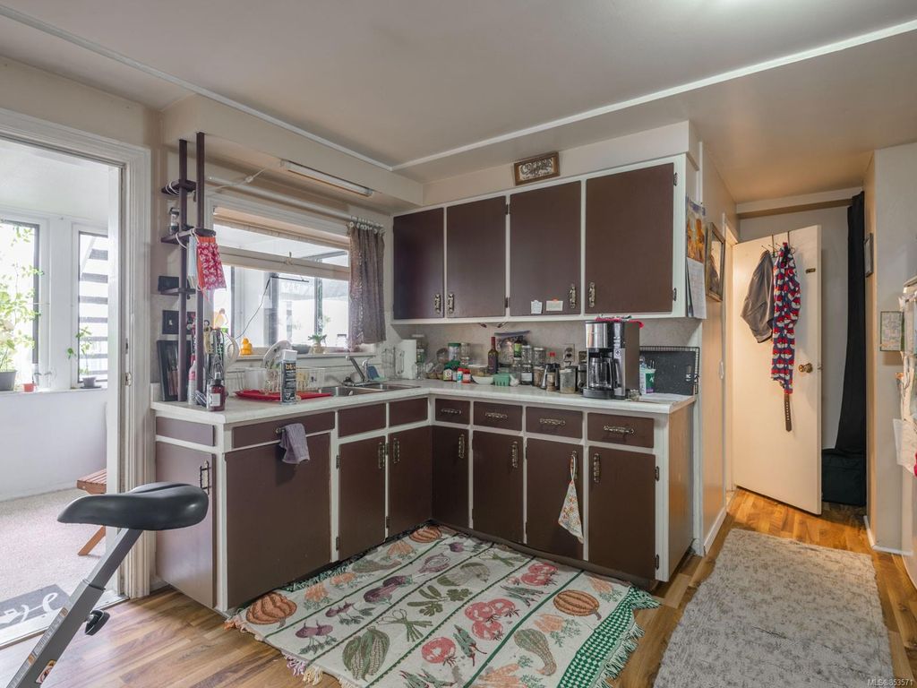 listing image 16046009455236112160
