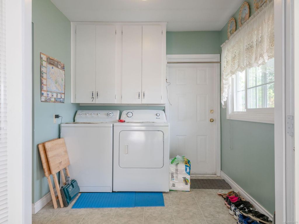 listing image 16048530544586630247